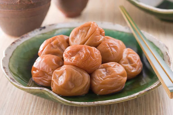 UMEBOSHI ciruelas japonesas enteras dulces encurtidas BAJA SAL 150 g