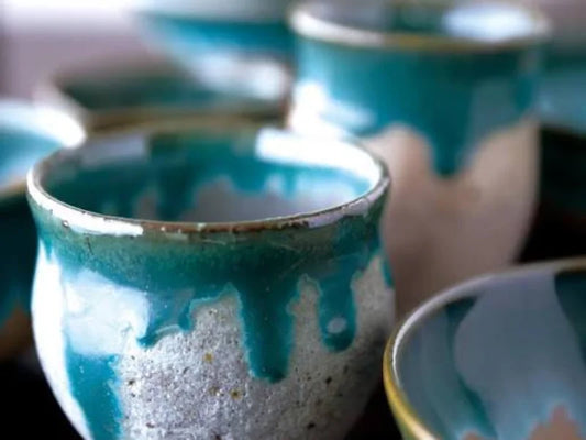 Descubre la artesanis ceramica de Fukuoka Agano yaki uno dd los siete kilns de Enshu
